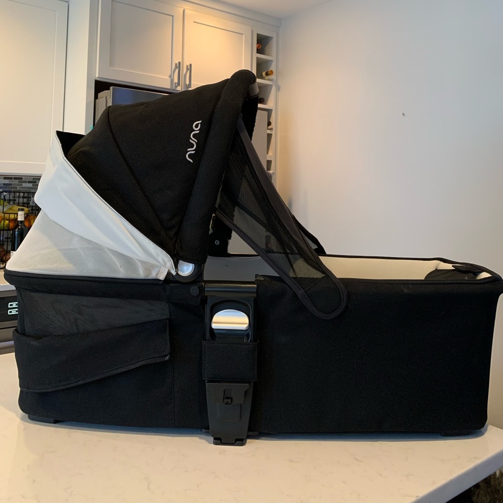 Nuna Mixx Series Bassinet